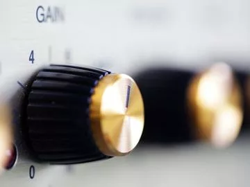 Gain knob on a guitar amplifier.